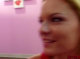 porno fotka - Blonde,Cunnilingus,Fingering,HD,Lesbian,Toys