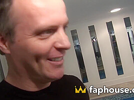 porno fotka - Blonde,Brunette,Deepthroat,Gym,HD,High Heels,Threesome